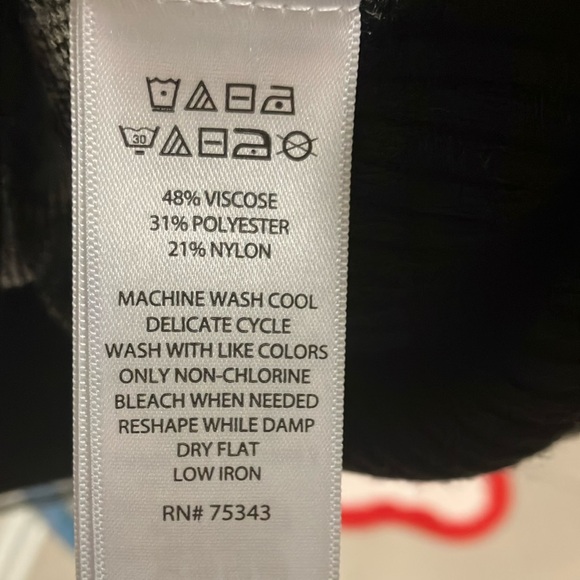 Nicole Miller Black and White Floral Sweater - Picture 4 of 5